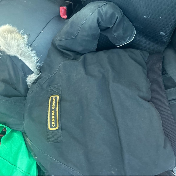 AuthenticToddler Size 6Canada Goose Snowy Owl Jacket. - Picture 7 of 9